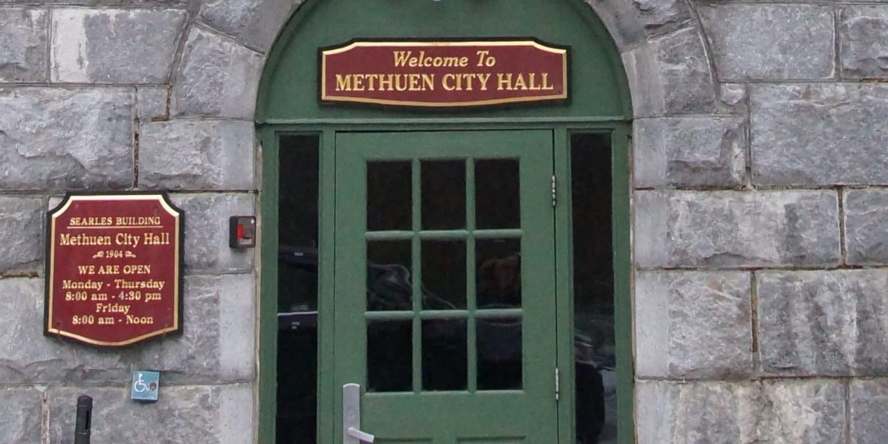City Hall open late when City Council meets