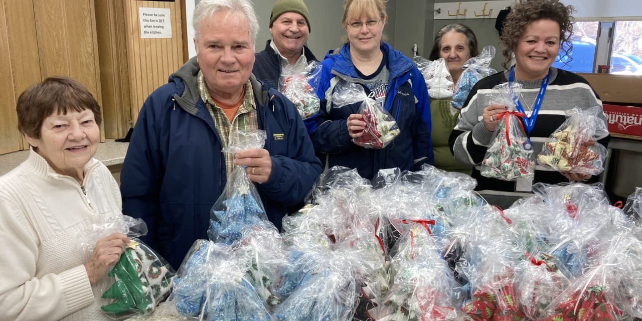 Hundreds of handmade holiday trees donated to city’s elderly & homebound