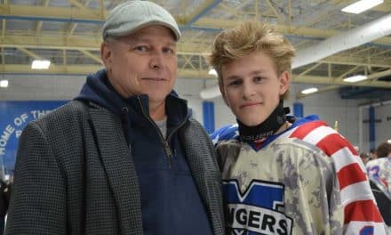 Hockey teams honor veterans & first responders