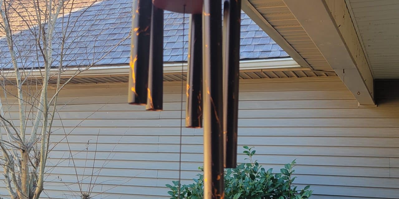 Relaxing to the roar of wind chimes …
