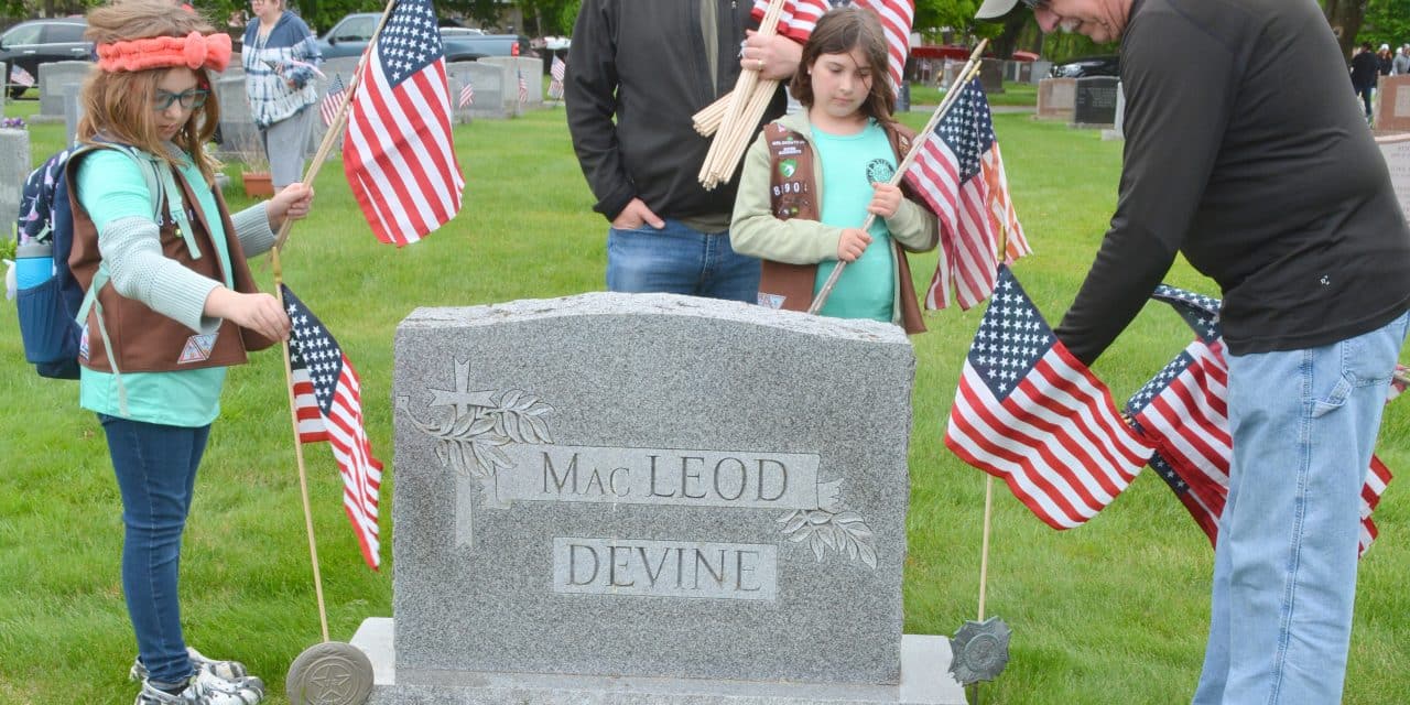 Can you help replace flags on vets’ graves?