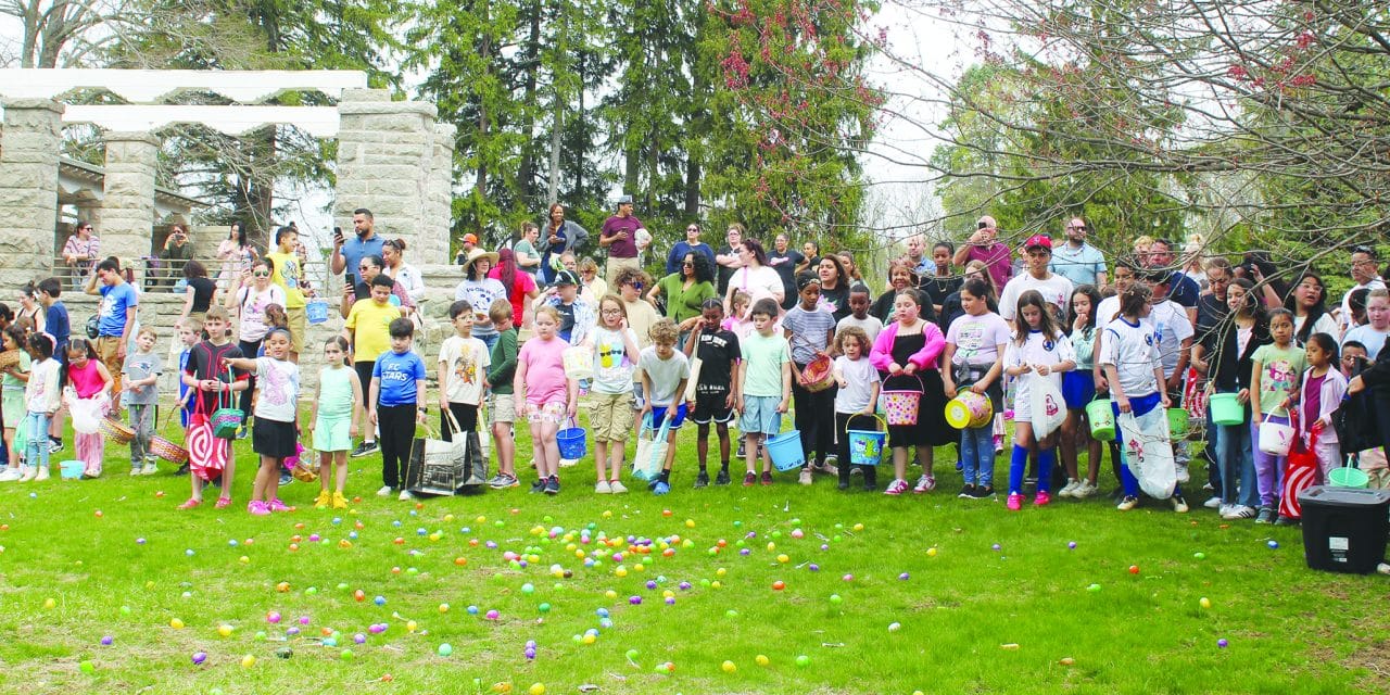 Hundreds of kids hop to it at city egg hunt!