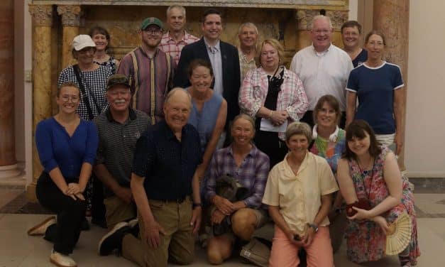 Searles’ kin tours estate, Music Hall