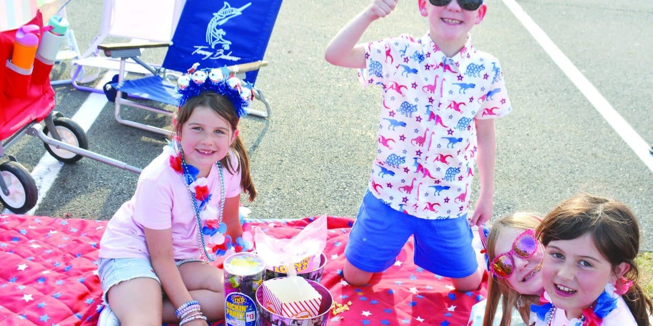 Thousands celebrate Fourth at The Loop